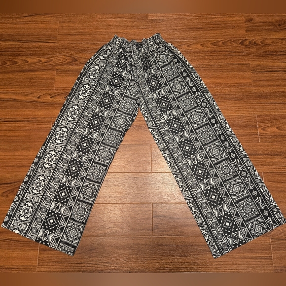 Womens Slinky Boho Type Pants Free Size NWOT - Picture 2 of 3